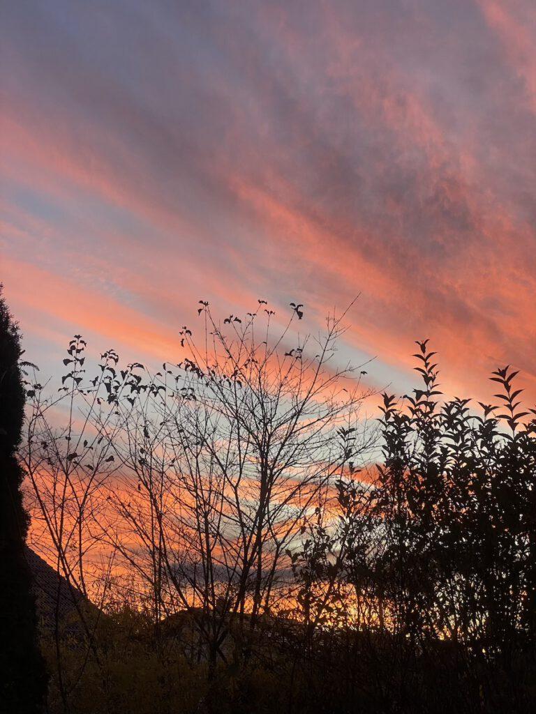 Sonnenuntergang im Herbst in Weißenhorn